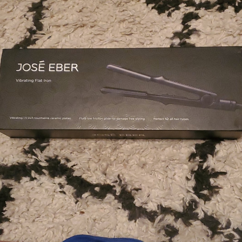 Jose Eber Vibrating flat iron